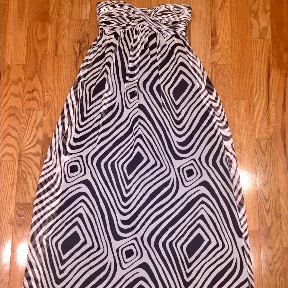 White House Black Market Geometric Maxi Dress